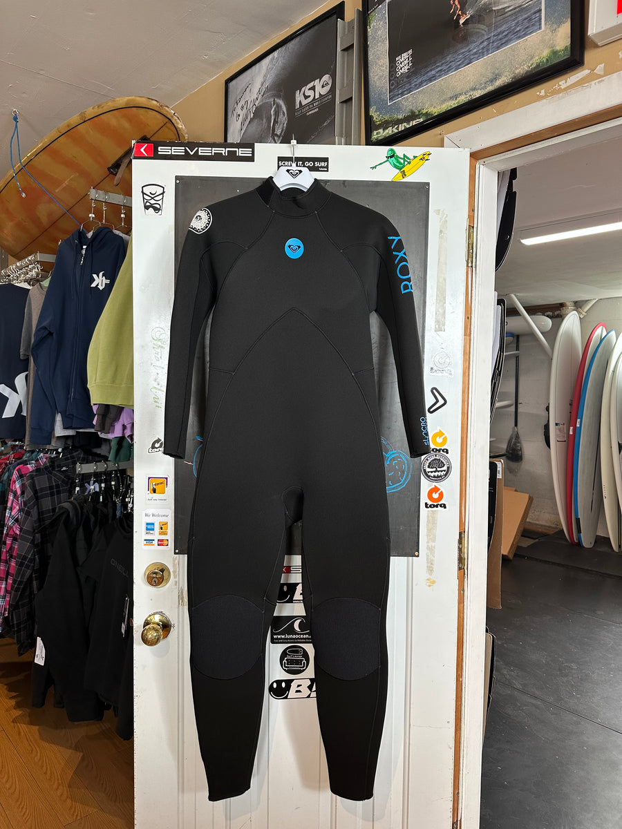 Roxy 
スノーボードウェアセット（ジャケット・パンツ） IMG_5518_1200x1200.heic?v=